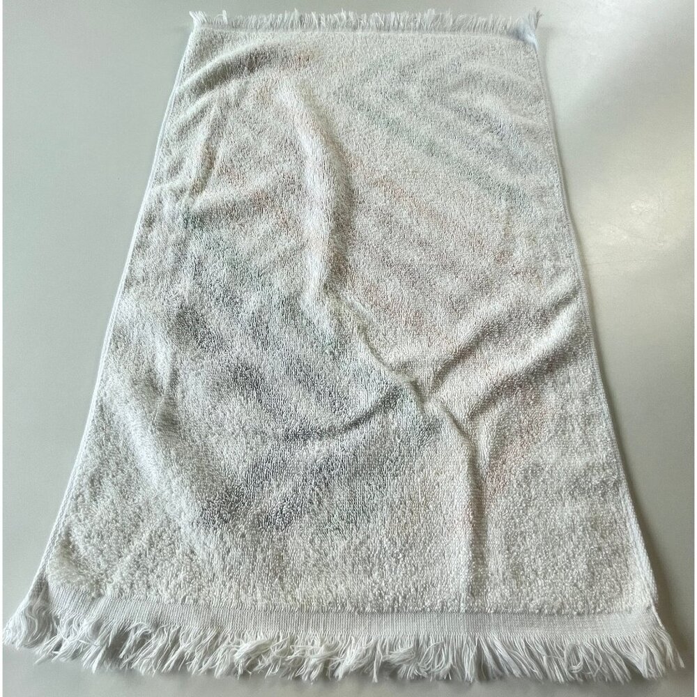 Vintage 1980s face towel, primary color zigzag print, fringed - Picture 5 of 7